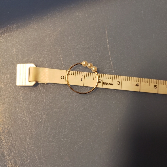 Free with purchase- gold and pearl hoops - Picture 2 of 2